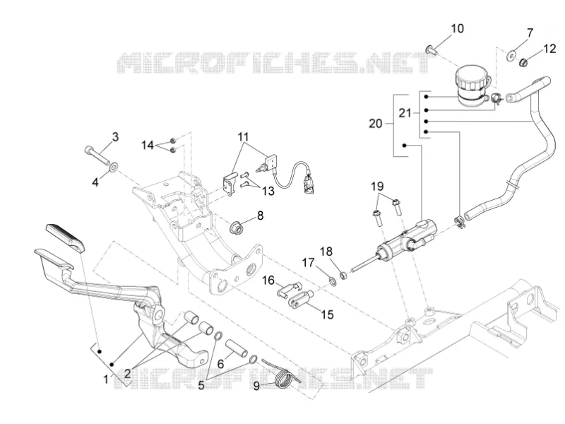 Rear master cylinder