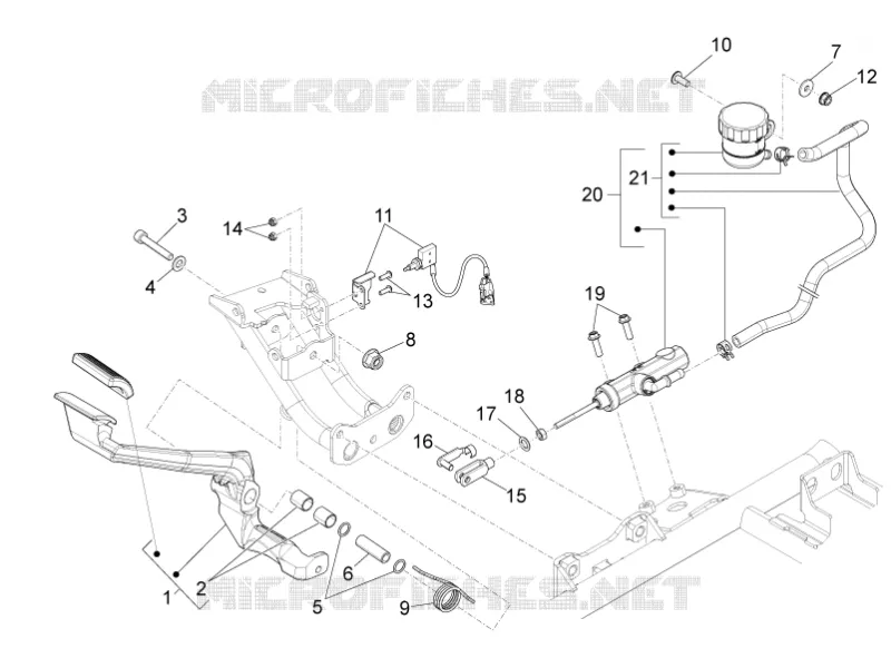 Rear master cylinder